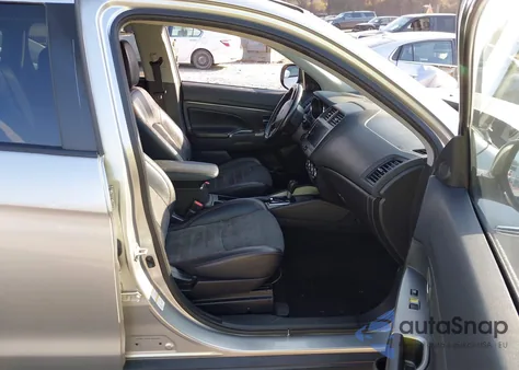 2018 Mitsubishi Outlander Sport 2.4 Se z USA, uszkodzony, nr VIN JA4AP3AW2JU013955